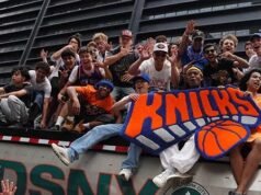 Un tifoso dei New York Knicks scarica la spazzatura per rubare una lattina dipinta a mano
