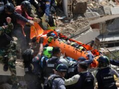 Nelle immagini: Corsa contro il tempo per salvare i sopravvissuti al terremoto in Venezuela