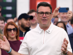 Il primo ministro britannico Keir Starmer deve affrontare una potenziale sfida alla leadership da parte del neoeletto Andy Burnham