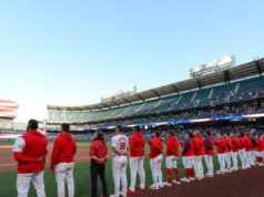Giocatori espulsi dopo gli Angels, Rays impegnati nello scontro con l’inno nazionale