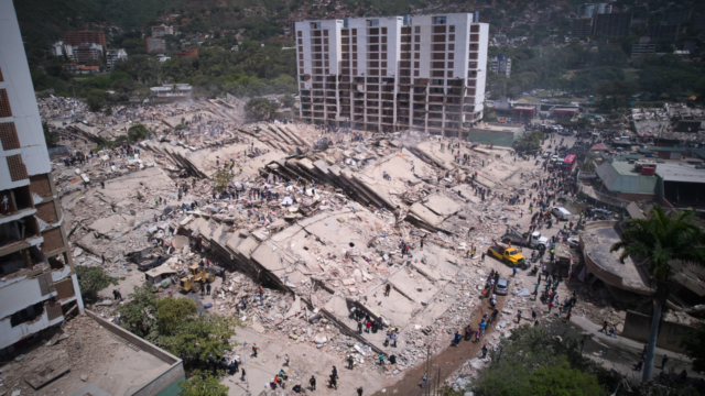 Collapsed_building_Venezuela.png