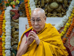 Il Dalai Lama viene sottoposto con successo ad un intervento chirurgico di sostituzione del ginocchio sinistro