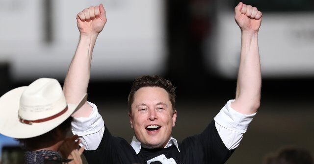 Elon-Musk-celebrating-SpaceX-640x335.jpg