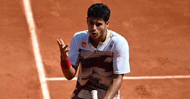 French-Open-Fines-Paraguays-Vallejo-for-Saying-a-Woman-Shouldnt-Have-Umpired-His-Match-640x335.jpg