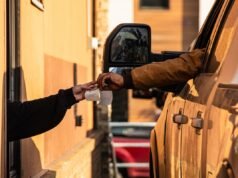 Milioni di persone sono state avvertite di evitare il drive-thrus nel mezzo dell’allerta sulla qualità dell’aria dell’Indiana