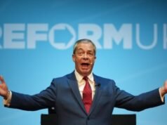 Farage chiede elezioni generali dopo le dimissioni del primo ministro Starmer