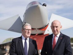 Il ministro della Difesa britannico si dimette per mancanza di fondi per le forze armate