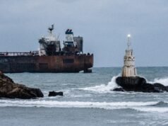 Le forze britanniche sequestrano la petroliera della flotta ombra russa nel Canale della Manica