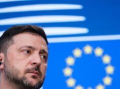 L’UE accetta di avviare colloqui di adesione con l’Ucraina nonostante la guerra continui
