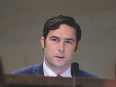Brandon Gill tiene un’udienza sulla frode Medicaid dei migranti