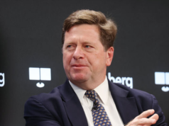 Trump sceglie il procuratore americano Jay Clayton come prossimo capo dell’intelligence