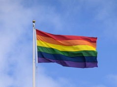 La bandiera del Pride è stata rimossa dal municipio dello stato di New York dopo che il consiglio ne ha annullato l’esposizione