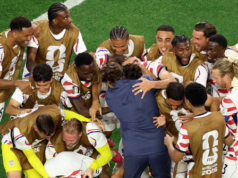 VIDEO — Coppa del Mondo: la nazionale maschile degli Stati Uniti prega insieme dopo la vittoria importante