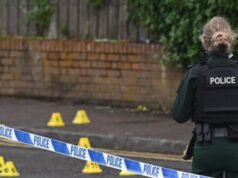 I parlamentari condannano il “barbaro” attacco di Belfast, la sinistra avverte la reazione dell’“estrema destra”