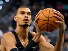 I fan dei Knicks fischiano spietatamente Victor Wembanyama prima di Gara 5 a San Antonio
