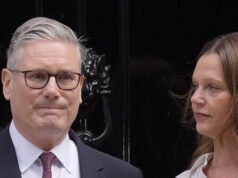 Il primo ministro Keir Starmer si dimette, ma fissa un calendario di mesi