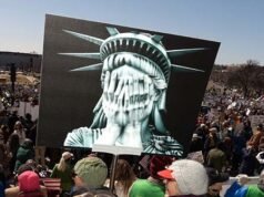Quasi 4 democratici su 10 si vergognano di essere americani
