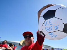 I gruppi pro-immigrazione sfruttano la Coppa del Mondo per spingere l’ICE a ritirarsi