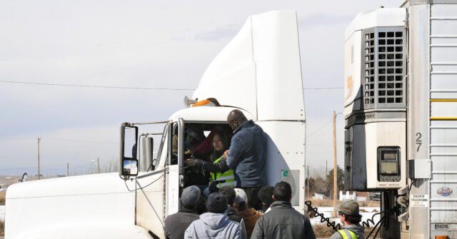 Immigrant-Truck-Driver-Training-640x335.jpeg
