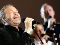 John Ondrasik dei Five For Fighting è orgoglioso di esibirsi al concerto Freedom 250 sulla USS Nimitz il 4 luglio