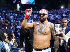 Il combattente UFC Josh Hokit dichiara “Michelle Obama è un uomo!”