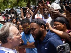 La nonna di Karmelo Anthony grida “Razzista!” mentre lascia il tribunale