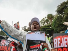 Due morti nelle proteste del Kenya contro il centro di quarantena americano per l’Ebola