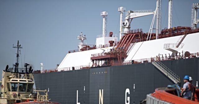 LNG-shipment-640x335.jpg