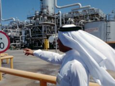 L’Arabia Saudita riprende i carichi di petrolio greggio nel porto di Ras Tanura