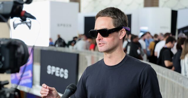 Snap-boss-Evan-Spiegel-debuts-his-AR-glasses-640x335.jpg