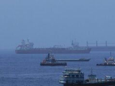 I localizzatori delle navi vedono più navi che attraversano lo stretto di Hormuz