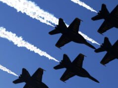 Trump presenta l’anteprima del “più grande” spettacolo aereo nella storia degli Stati Uniti
