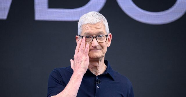 Tim-Cook-looks-worried-about-AI-memory-prices-640x335.jpg