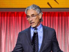 Il regista di “Star Wars” Tony Gilroy diffama il Team Trump definendolo traditore proprio come in un film di “Star Wars” Bombe nei cinema