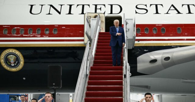 Trump-Descends-New-Air-Force-One-640x335.jpeg