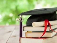 Il valedictorian è sceso dal palco dopo aver inveito contro l’ICE, Palestina