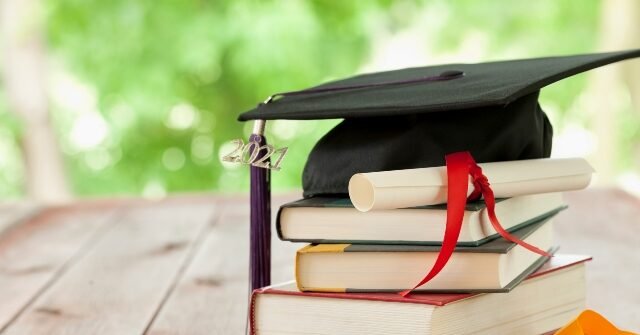 Valedictorian-640x335.jpg