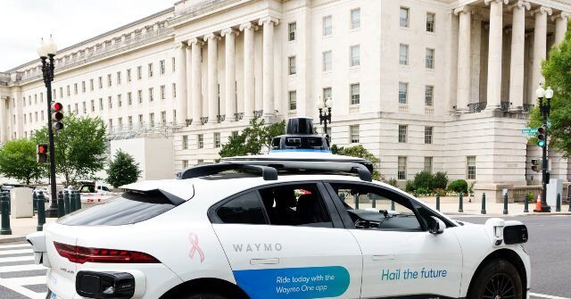 Waymo-slef-driving-robotaxi-640x335.jpg