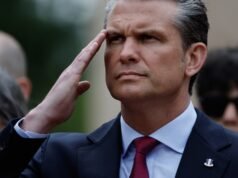 “Negoziare con le bombe”: Hegseth difende la seconda notte di attacchi statunitensi contro l’Iran