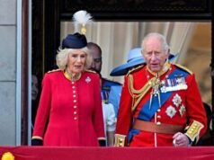 Carlo III lascia Buckingham Palace dopo i sontuosi lavori di ristrutturazione