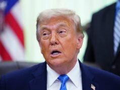 Aggiornamenti in tempo reale sulla guerra USA-Iran: lo stretto di Hormuz è stato chiuso mentre Trump conferma che gli attacchi militari statunitensi sono ripresi sull’Iran