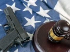 Il giudice della Virginia blocca l’applicazione dei controlli universali dei precedenti