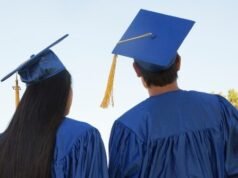 Quattro colpi al diploma di scuola superiore in una California controllata dalle armi