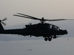 Un elicottero americano si schianta sullo stretto di Hormuz, il presidente dice che i piloti sono sicuri
