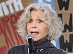 Drag Queen, respiri profondi e canti per combattere i “fascisti” evidenziano l’evento di protesta di Jane Fonda per contrastare l’UFC Freedom 250 Bash alla Casa Bianca di Trump