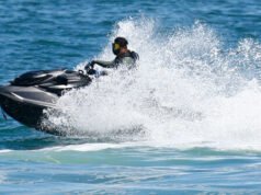 Moto d’acqua ucciso dal crollo dell’arco “Kissing Elephants”.