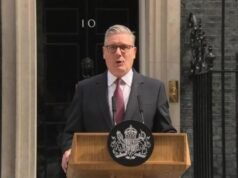 Il primo ministro britannico Keir Starmer annuncia le dimissioni