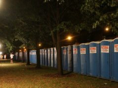 Bambino morto trovato nella toilette portatile al festival musicale del Michigan