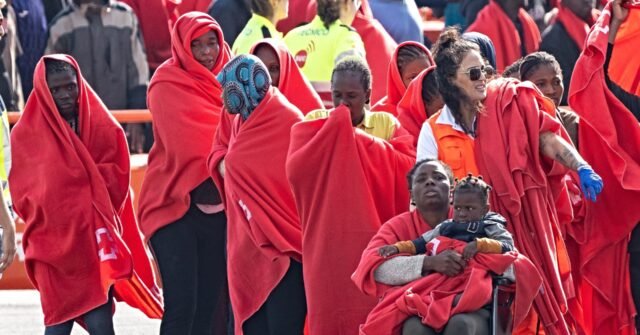 migrants-arrive-in-italy-640x335.jpg