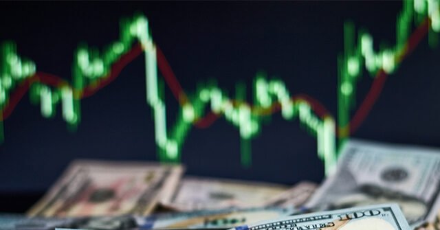 money-dollars-inflation-risk-market-interest-rates-getty-640x335.jpg